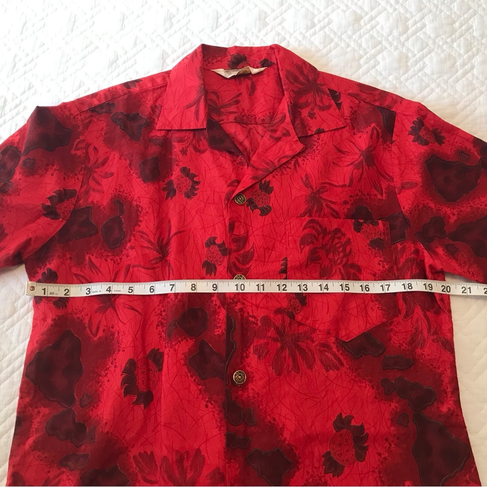 Royal Hawaiian Shirt Map of Hawaii Size Tag Missing 15” Neck - Picture 6 of 7